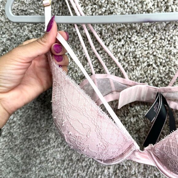 Victoria’s Secret Bra Women’s 32D Very Sexy Pink Lace Overlay Strappy Push-Up - Picture 2 of 7